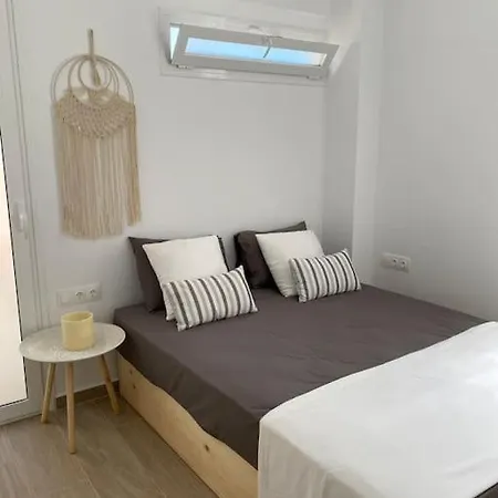 Nikolas Apartment-village. * Chania (Crete)