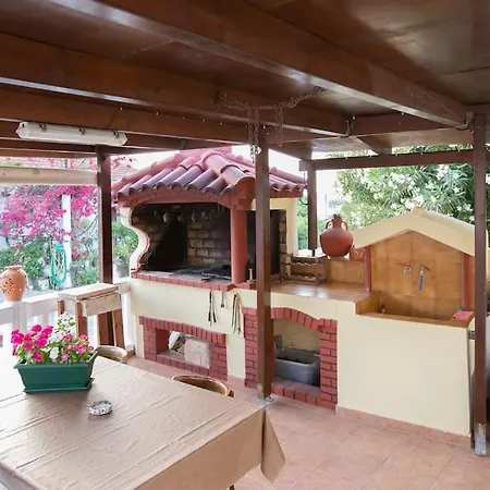Nikolas Apartment-village. Prázdninový dům *